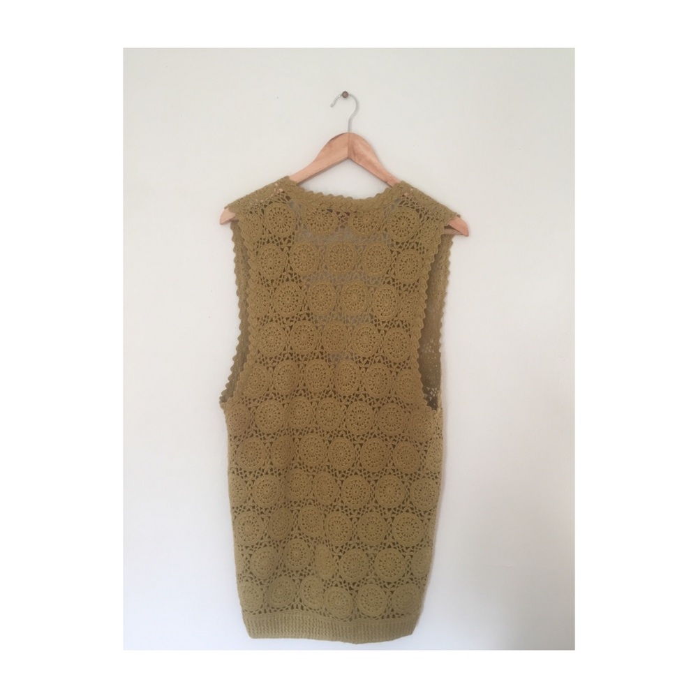 70s canyon style chartreuse crocheted vest - Picture 2 of 4